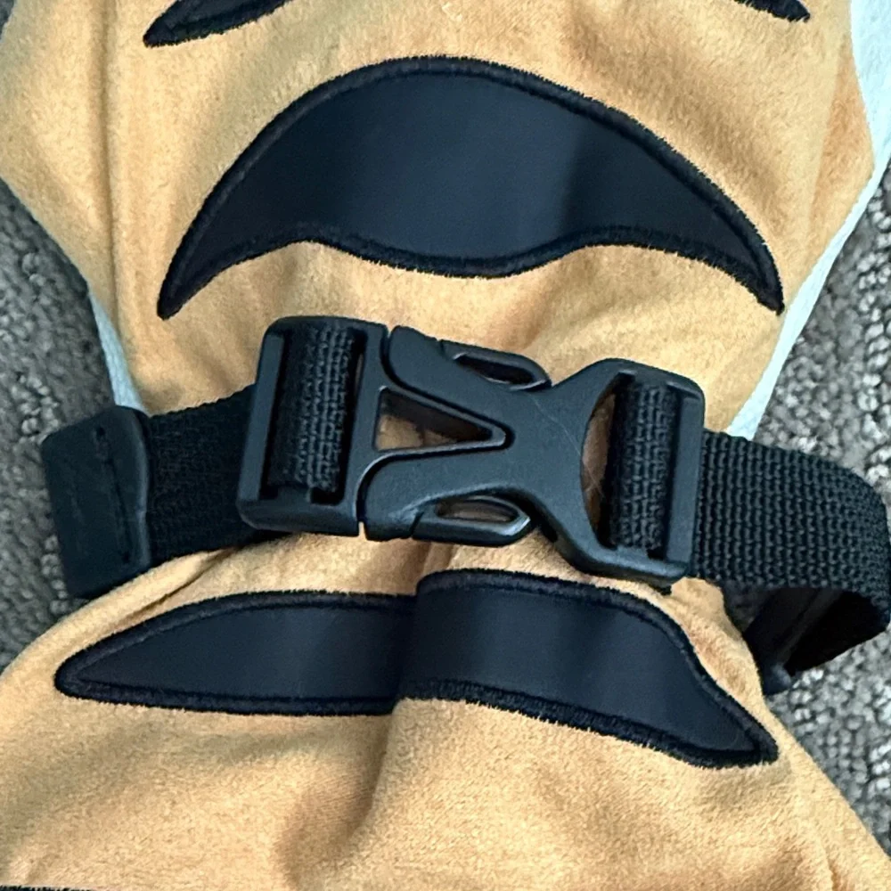 Kids Tiger Mittens - Orange and Black - Picture 3 of 9